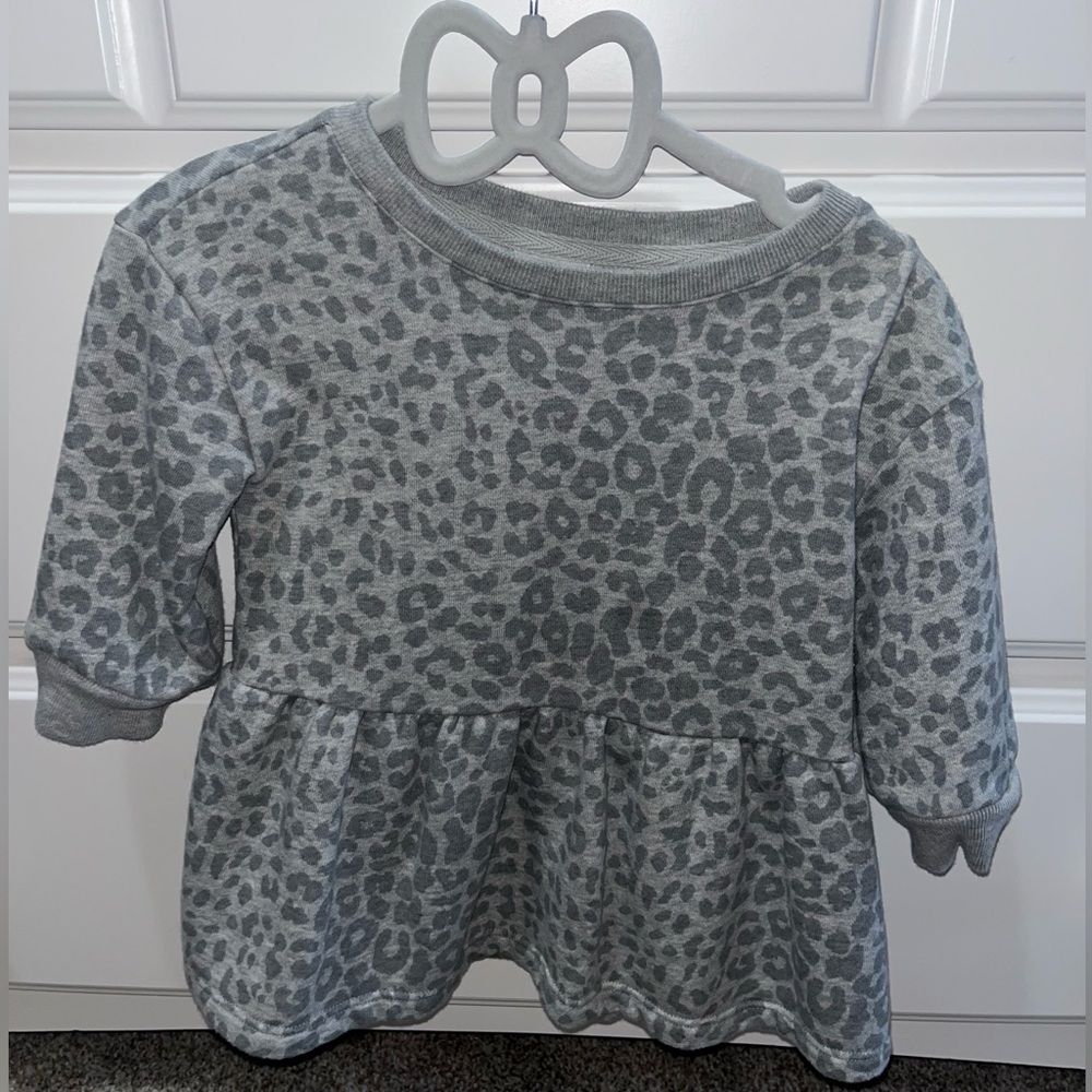 Baby Gap Grey Leopard Shirt Size 12-18 Months